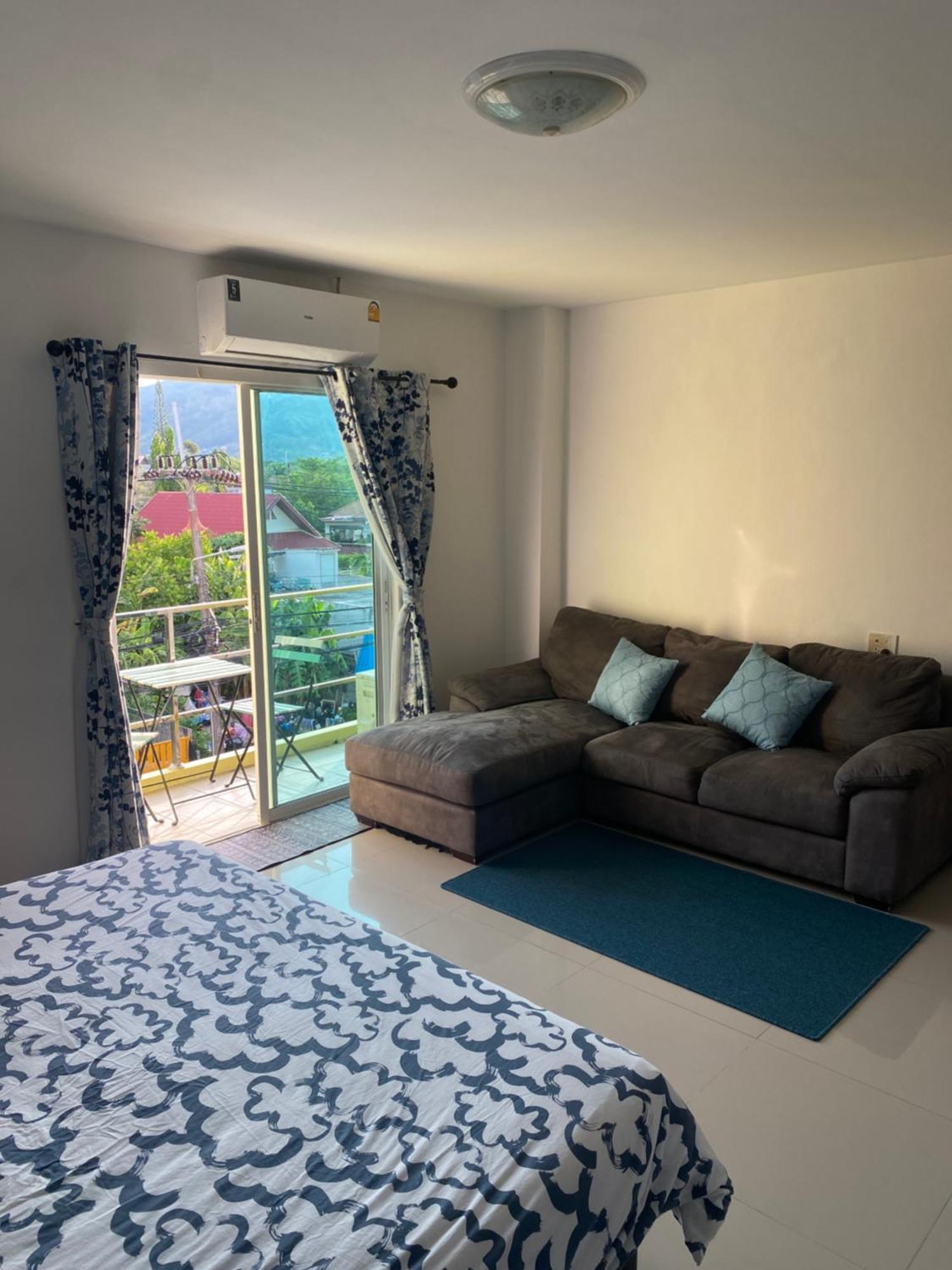 English Owned Homestay And Yoga Chalong Eksteriør bilde