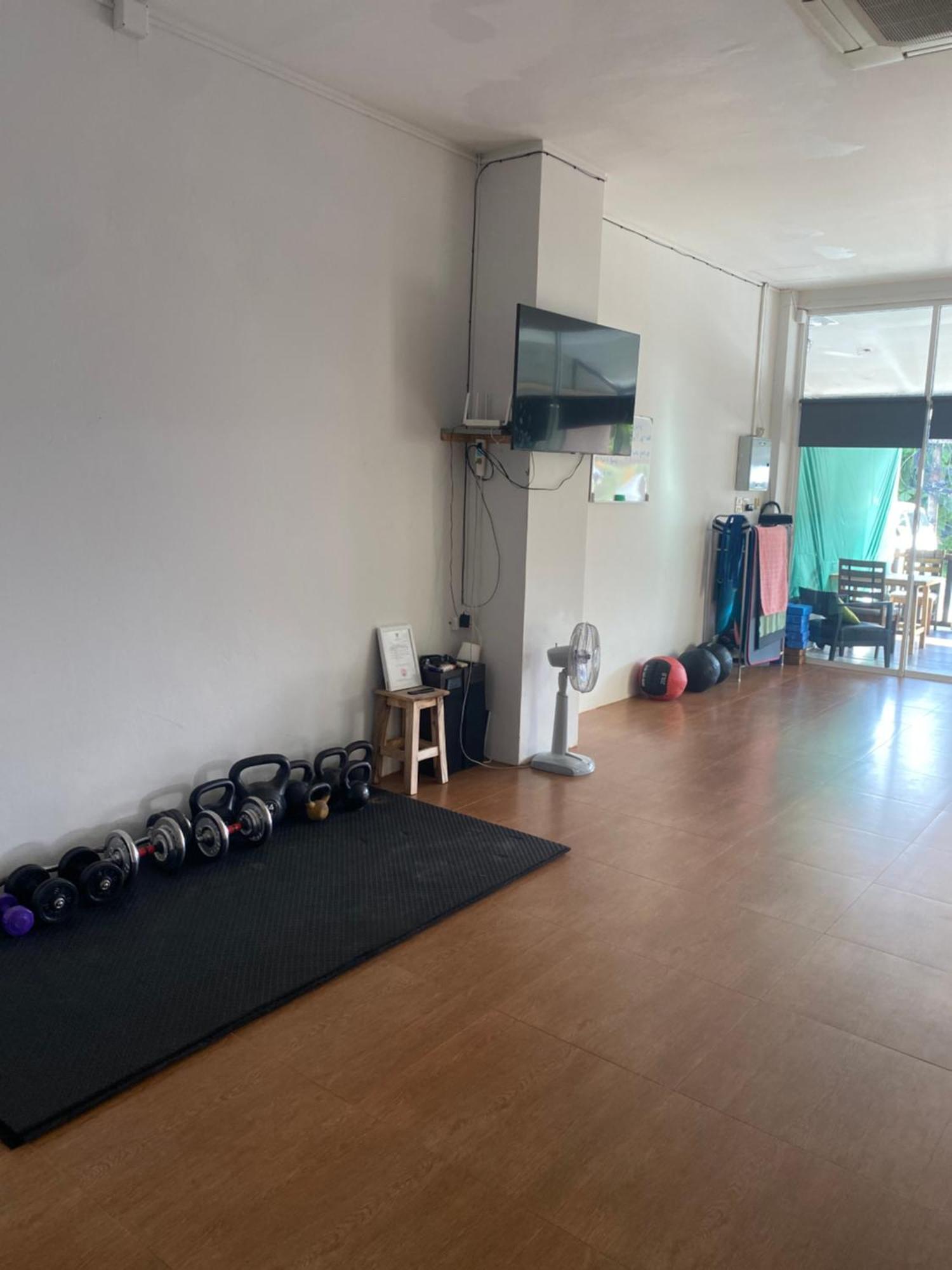 English Owned Homestay And Yoga Chalong Eksteriør bilde