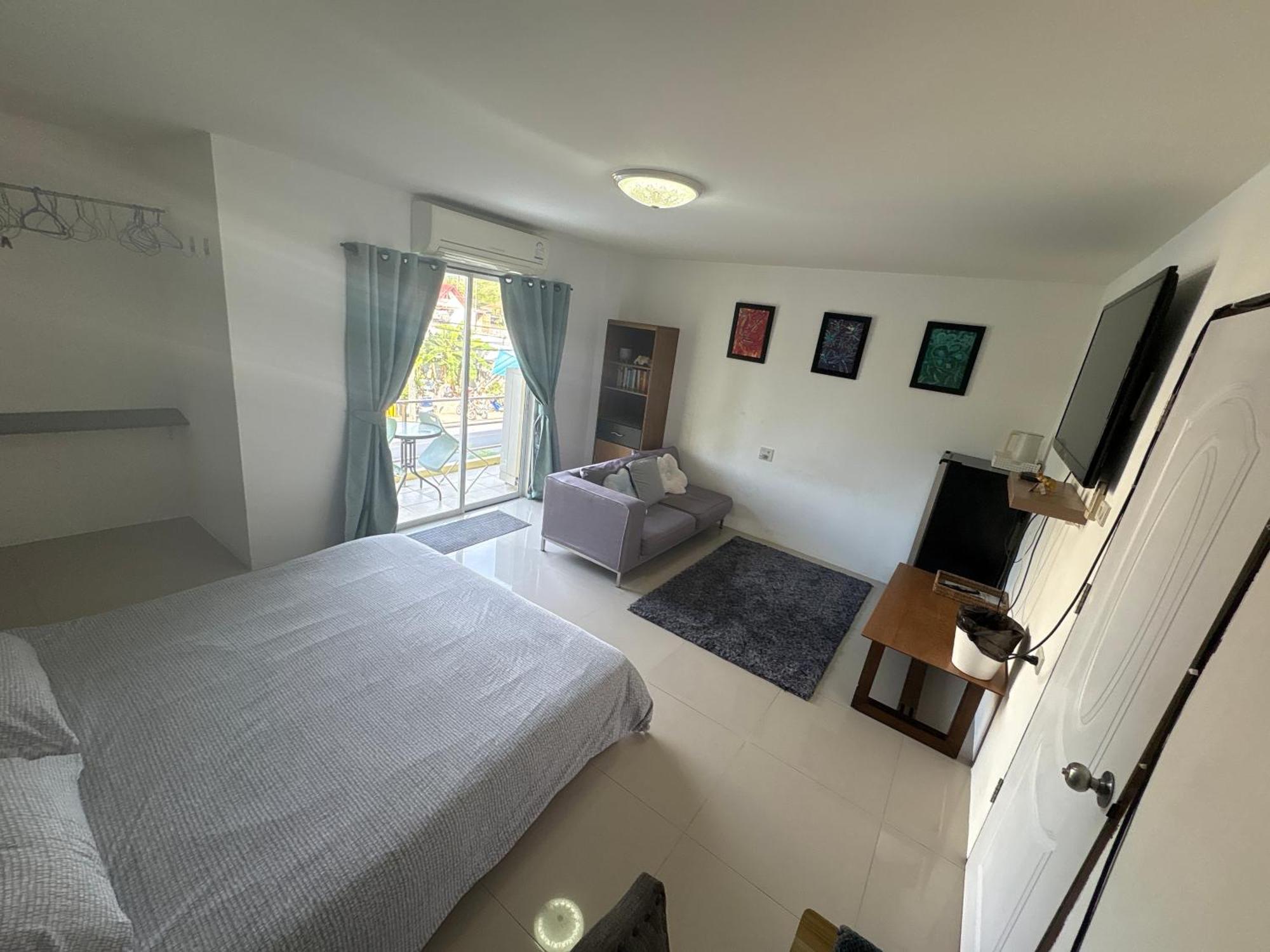 English Owned Homestay And Yoga Chalong Eksteriør bilde