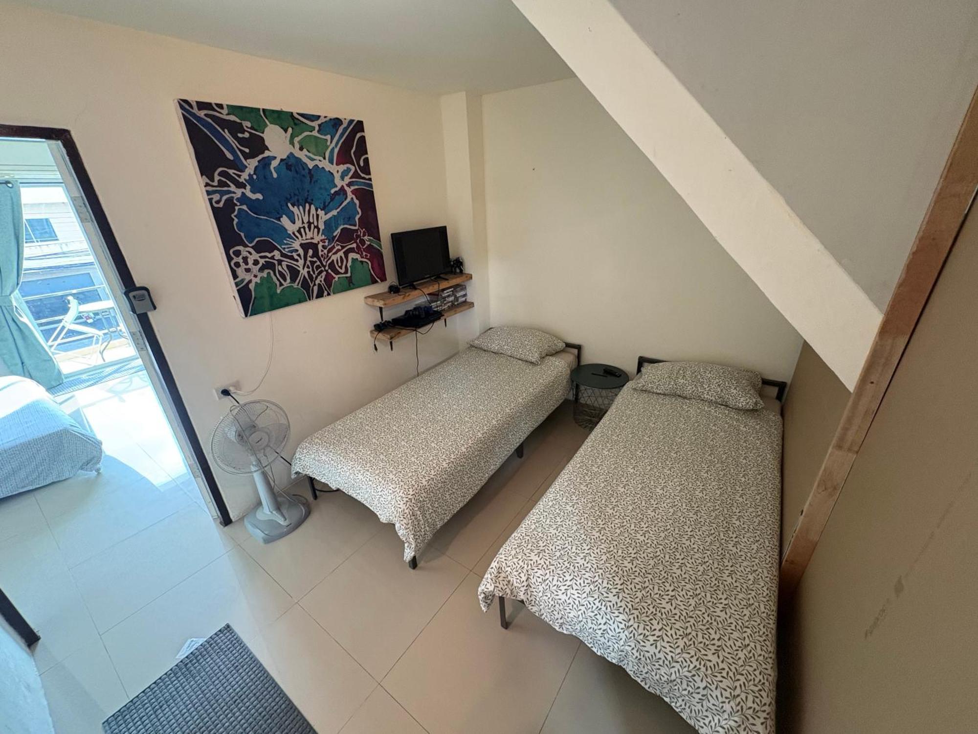 English Owned Homestay And Yoga Chalong Eksteriør bilde